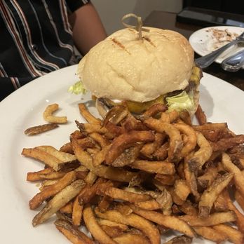 Matteo's Pizza & Bistro - Pizza Near Me - Carmichael, California