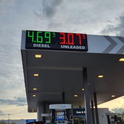 Walmart Neighborhood Market - Can't nobody touched these gas prices