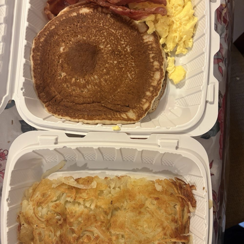 Bacon & Egg Breakfast and hashbrowns Bacon & Egg Breakfast and hashbrowns