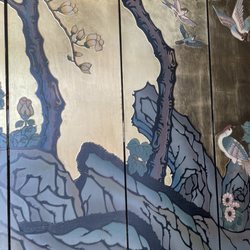 Beautiful screen in the entrance