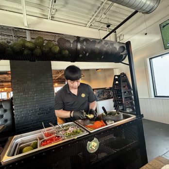 Clase Codigo - Fresh guacamole cart - Mexican Near Me - Omaha, Nebraska