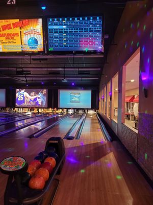 Colonial Bowling & Entertainment