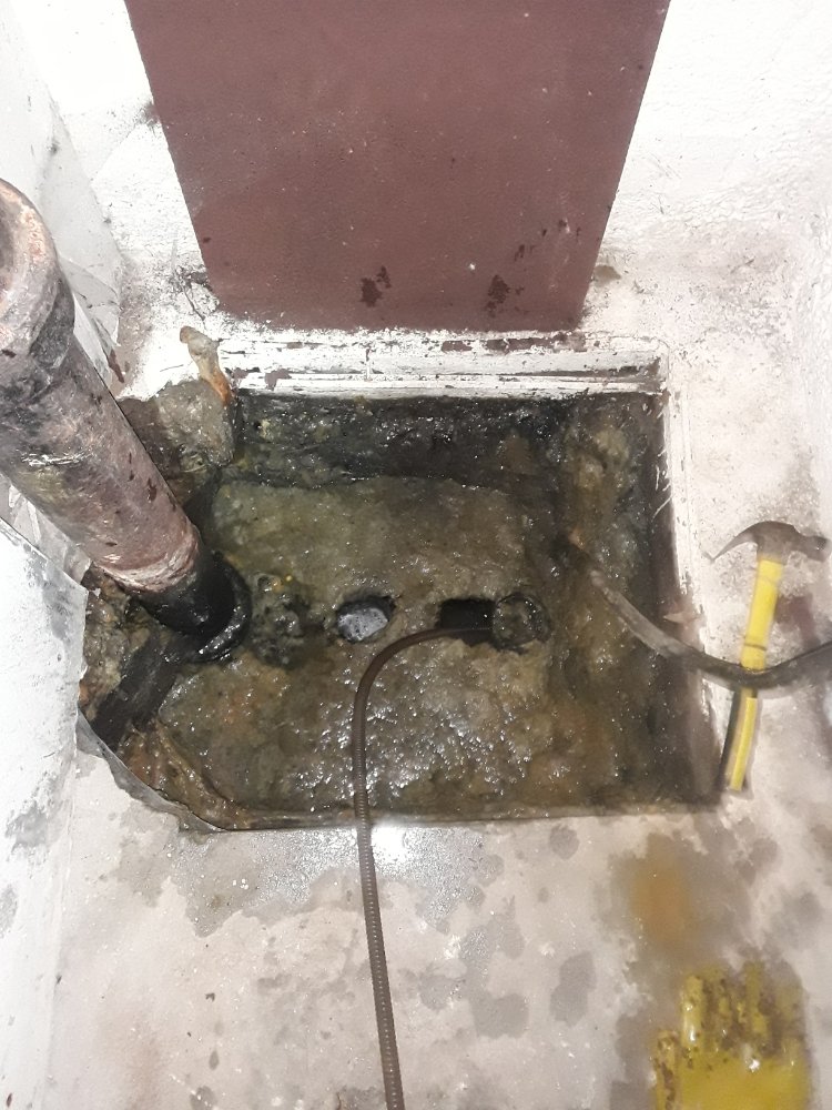 Slide of R & J Full Cleaning