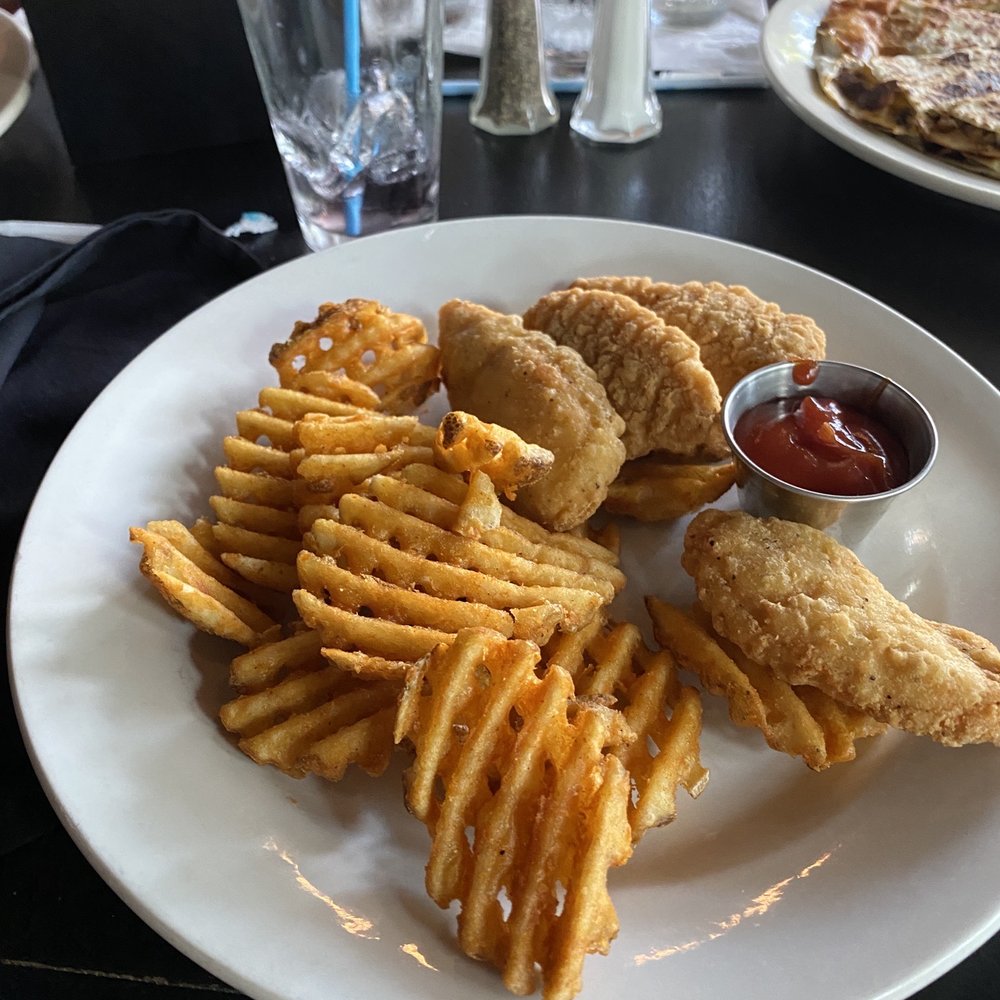 Harry's Bar and Grill - Chicken tenders and fries - American Near Me - Milwaukee, Wisconsin