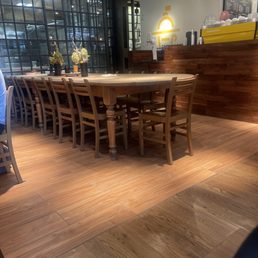 Family style table