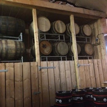 Camden Town Brewery - Beer aging in oak barrels to add flavour - Pubs Near Me - London, XGL Camden Town Brewery - Beer aging in oak barrels to add flavour - Pubs Near Me - London, XGL