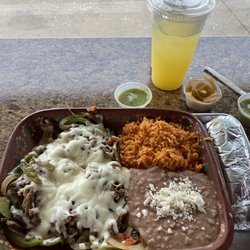La Campirana - Alambres with birria