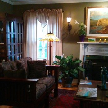 Wild Goose Inn - Living room common space - Hotels Near Me - East Lansing, Michigan Wild Goose Inn - Living room common space - Hotels Near Me - East Lansing, Michigan