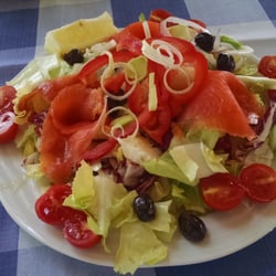 La Spiaggetta - Insalata di carpaccio di trots, Yum!