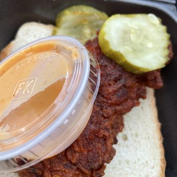 Dave's Hot Chicken - Medium Chicken - Chicken Shop Near Me - Orlando, Florida