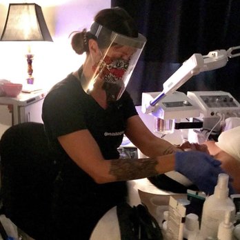 Skin Reverence - Natalie is an amazing esthetician and has a well equipped treatment room! - Skin Care Near Me - Monrovia, California