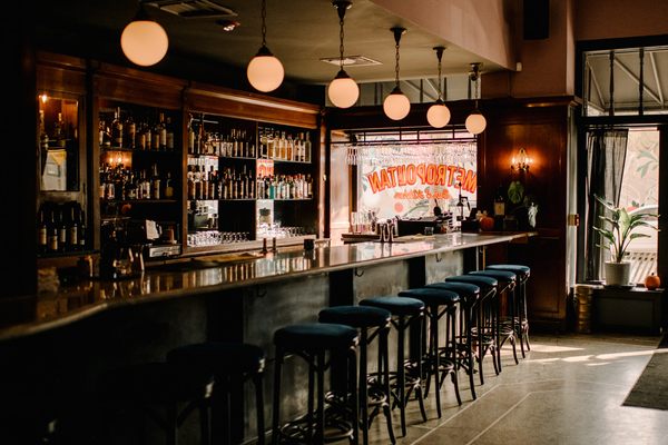 Metropolitan NY Pizza+Burgers+Cocktails by null Metropolitan NY Pizza+Burgers+Cocktails by null