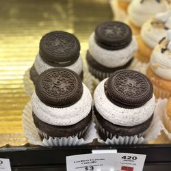 Whole Foods Market - Cookies and Cream Cupcake