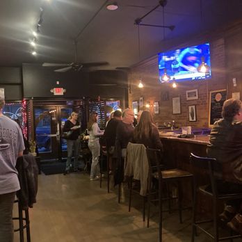 Uptown Bar & Eatery - Bars Near Me - Ansonia, Connecticut