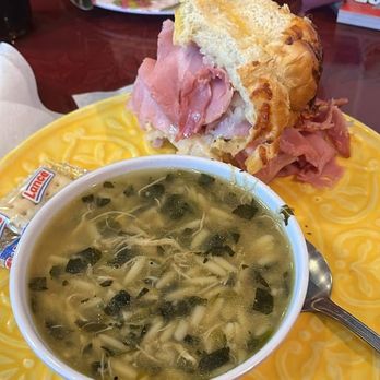 Roxy's Chatter Box Cafe - Cafes Near Me - Hummelstown, Pennsylvania