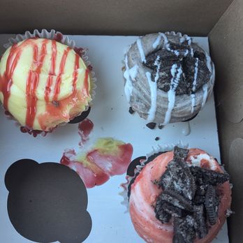 Swirl Dessert Bar - Sorry, the box did a cartwheel in the front seat - Ice Cream & Frozen Yogurt Near Me - Charlotte, North Carolina Swirl Dessert Bar - Sorry, the box did a cartwheel in the front seat - Ice Cream & Frozen Yogurt Near Me - Charlotte, North Carolina