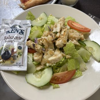 Prima Pizza - House salad with chicken - Pizza Near Me - New Port Richey, Florida Prima Pizza - House salad with chicken - Pizza Near Me - New Port Richey, Florida