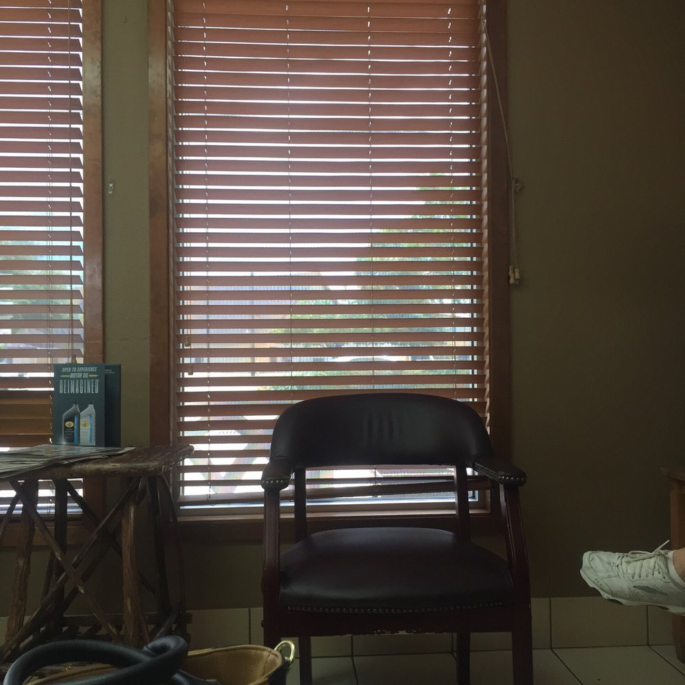 Tomball Kwik Kar - Waiting room. - Auto Repair Near Me - Tomball, Texas Tomball Kwik Kar - Waiting room. - Auto Repair Near Me - Tomball, Texas