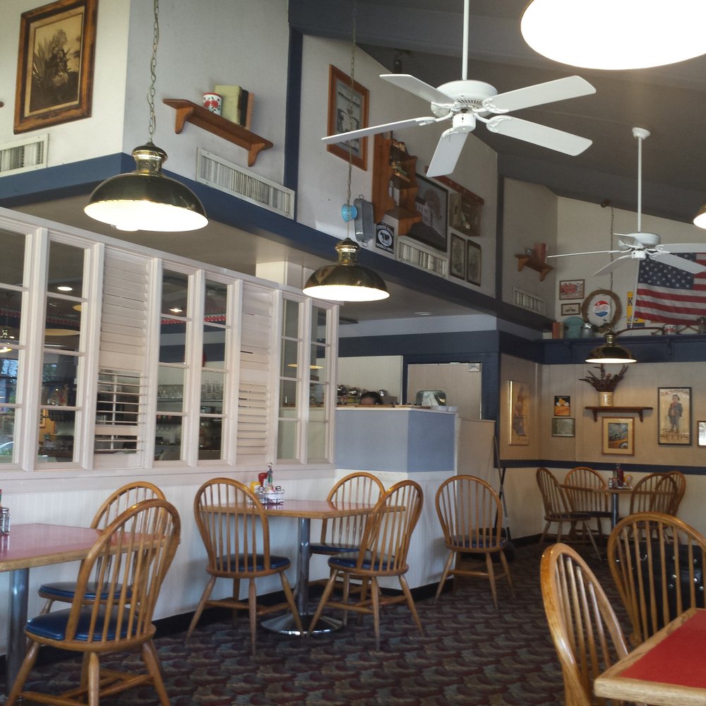Millie's Restaurant & Bakery - Dining room - Bakeries Near Me - Van Nuys, California Millie's Restaurant & Bakery - Dining room - Bakeries Near Me - Van Nuys, California