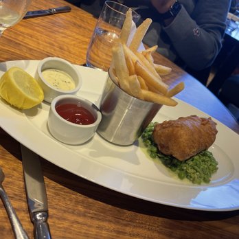 Queensyard - Fish and chips - Modern European Near Me - New York, New York