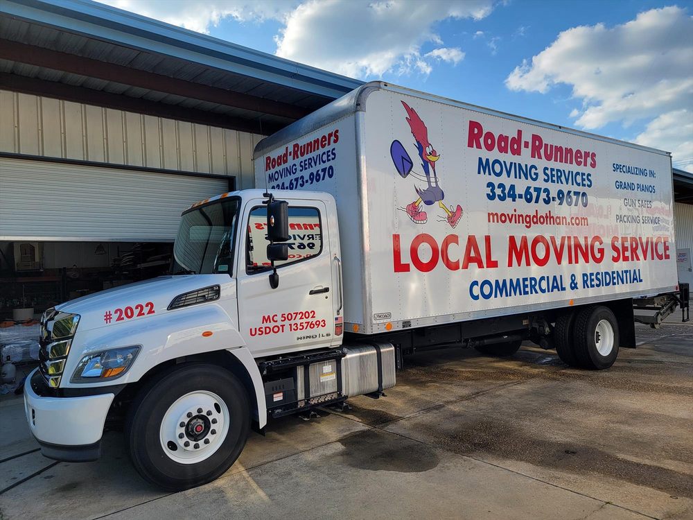 ROAD RUNNERS MOVING SERVICES INC