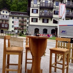 Elan Bar Caffé - Elan restaurant, outdoor seating, Savoy hotel in the background