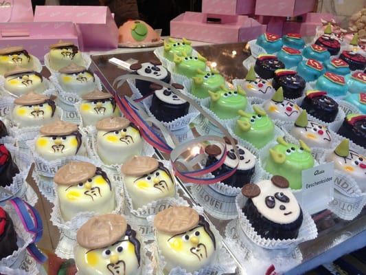 AIDA - Café-Konditorei by null