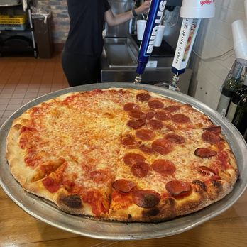 Oceanside Pizza - Good crust, nice yeasty aroma, Sauce is sweet and salty, cheese blend has a good tug. Nice staff, full menu available - Pizza Near Me - Indialantic, Florida Oceanside Pizza - Good crust, nice yeasty aroma, Sauce is sweet and salty, cheese blend has a good tug. Nice staff, full menu available - Pizza Near Me - Indialantic, Florida