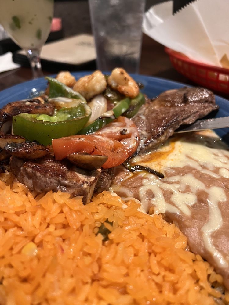 Los Primos Mexican Grill
