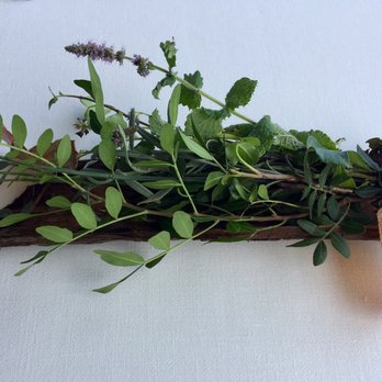 Azurmendi - Edible leaf and table decor - Basque Near Me - Larrabetzu, BI Azurmendi - Edible leaf and table decor - Basque Near Me - Larrabetzu, BI