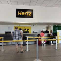 Thrifty Car Rental - No line at Hertz