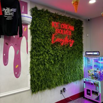 Frosty King - Sign says ice cream sizes everything - Ice Cream & Frozen Yogurt Near Me - Edgewater, Florida Frosty King - Sign says ice cream sizes everything - Ice Cream & Frozen Yogurt Near Me - Edgewater, Florida