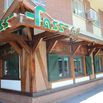 Fass - Exterior restaurante Fassgrill Rodríguez Marín - German Near Me - Madrid, M