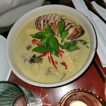 Soothr - Seared Duck Green Curry ($26-) caramelized duck breast (served medium) in spicy green curry with veggies. Very good duck in particular - Thai Near Me - New York, New York