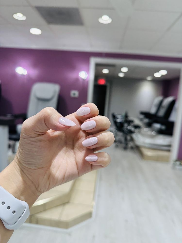 FRENCH NAILS Updated June 2024 20 Photos & 53 Reviews 336 N