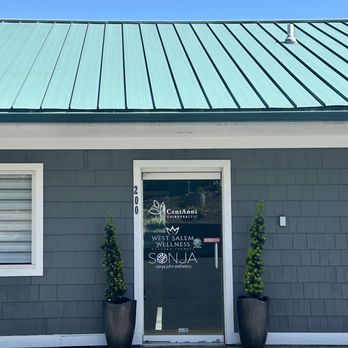 CentAnni Chiropractic - Our front door is up around on the back of the building on the 2nd floor. - Chiropractors Near Me - Salem, Oregon CentAnni Chiropractic - Our front door is up around on the back of the building on the 2nd floor. - Chiropractors Near Me - Salem, Oregon