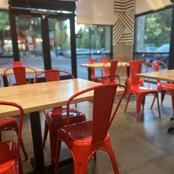 Dave's Hot Chicken - Dave's Hot chicken while waiting 30+ minutes but the place is practically empty - Chicken Shop Near Me - Vacaville, California Dave's Hot Chicken - Dave's Hot chicken while waiting 30+ minutes but the place is practically empty - Chicken Shop Near Me - Vacaville, California