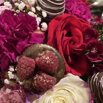Lekker Choco Treats - Dark chocolate covered Strawberries - Pop-up Shops Near Me - Livonia , Michigan Lekker Choco Treats - Dark chocolate covered Strawberries - Pop-up Shops Near Me - Livonia , Michigan