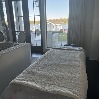 The Light Awakener - Mobile massage in Gulf Breeze. Sharee brings the full spa experience professional table, hot stones, premium linens. Available 7 days, 8am - Reiki Near Me The Light Awakener - Mobile massage in Gulf Breeze. Sharee brings the full spa experience professional table, hot stones, premium linens. Available 7 days, 8am - Reiki Near Me