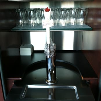 Air Canada Maple Leaf Lounge - Airport Lounges Near Me - Richmond, British Columbia Air Canada Maple Leaf Lounge - Airport Lounges Near Me - Richmond, British Columbia