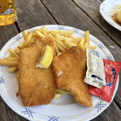 Schlossbräustüberl Scherneck - Wienerschnitzel with fries