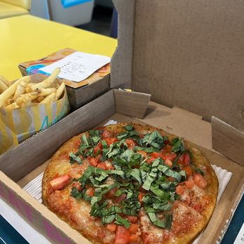 Amy’s Drive Thru - Vegan margarita pizza - on GF crust and with vegan cheese - Gluten-Free Near Me - Rohnert Park, California Amy’s Drive Thru - Vegan margarita pizza - on GF crust and with vegan cheese - Gluten-Free Near Me - Rohnert Park, California