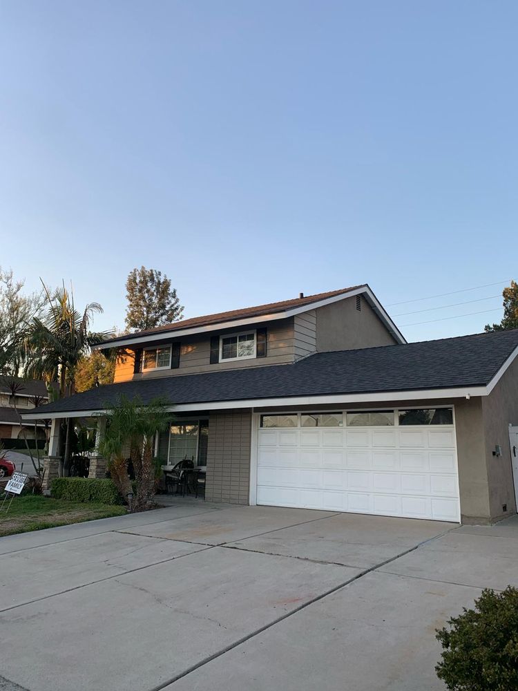 Slide of Hernandez Roofers