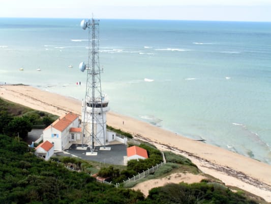 Phare des Baleines by null