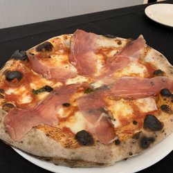 Mamma Mia's Pizzeria - Pizza with speck