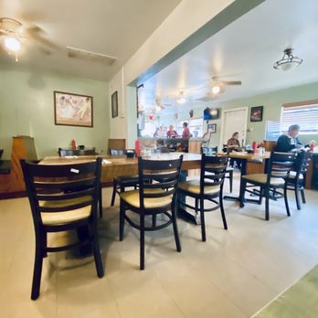 Silverado Cafe - a dining room with tables and chairs - Breakfast & Brunch Near Me - Silverado, California