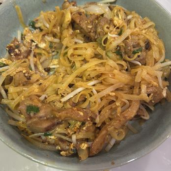 Lantern Vietnamese Kitchen - Pad Thai Egg Rolls - Breakfast & Brunch Near Me - Rancho Cucamonga, California
