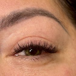 Pretty Lady Brows & Lashes