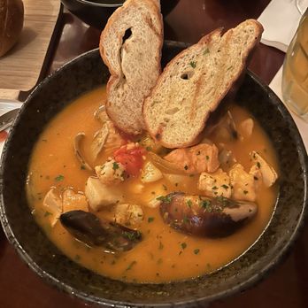 SHUCKERS OYSTER BAR - Seafood stew - New American Near Me - Seattle, Washington SHUCKERS OYSTER BAR - Seafood stew - New American Near Me - Seattle, Washington
