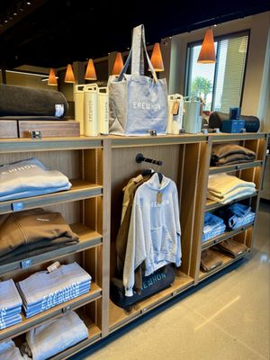Erewhon Manhattan Beach by null